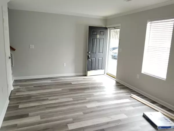 North Charleston, SC 29406,6251 Brandt St #B