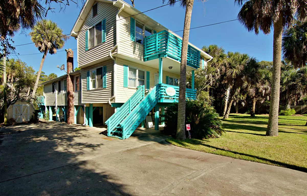 Folly Beach, SC 29439,718 W Ashley Ave