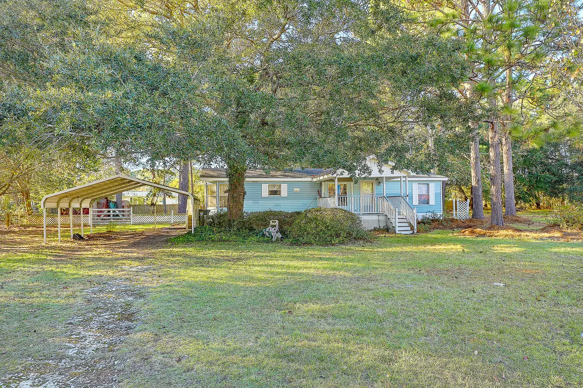 Bonneau, SC 29431,487 Pauline Dr