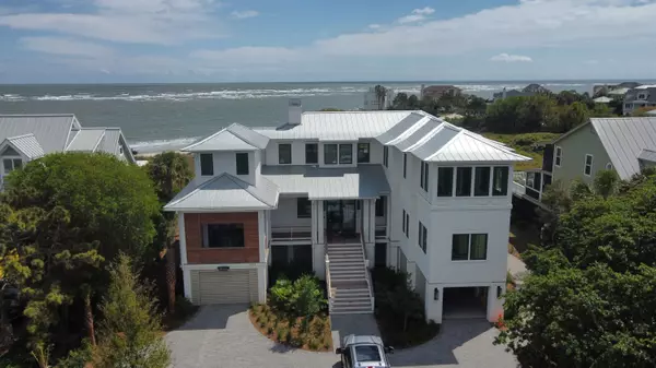 3213 Middle St, Sullivans Island, SC 29482