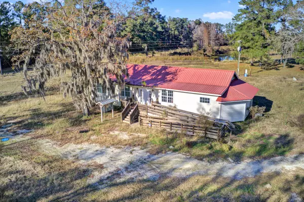 957 Bogey Ln, Saint Stephen, SC 29479