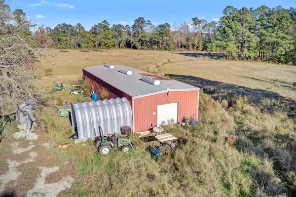 Saint Stephen, SC 29479,957 Bogey Ln