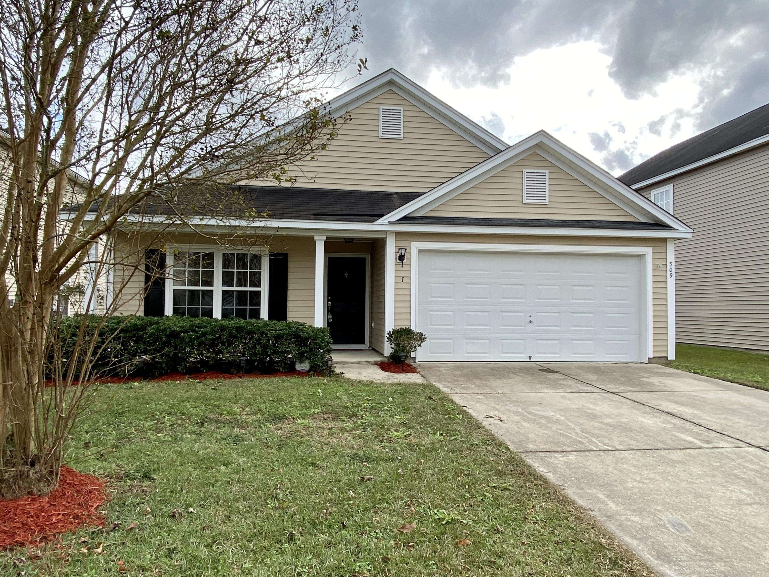 309 Bradley Bend Dr, Moncks Corner, SC 29461
