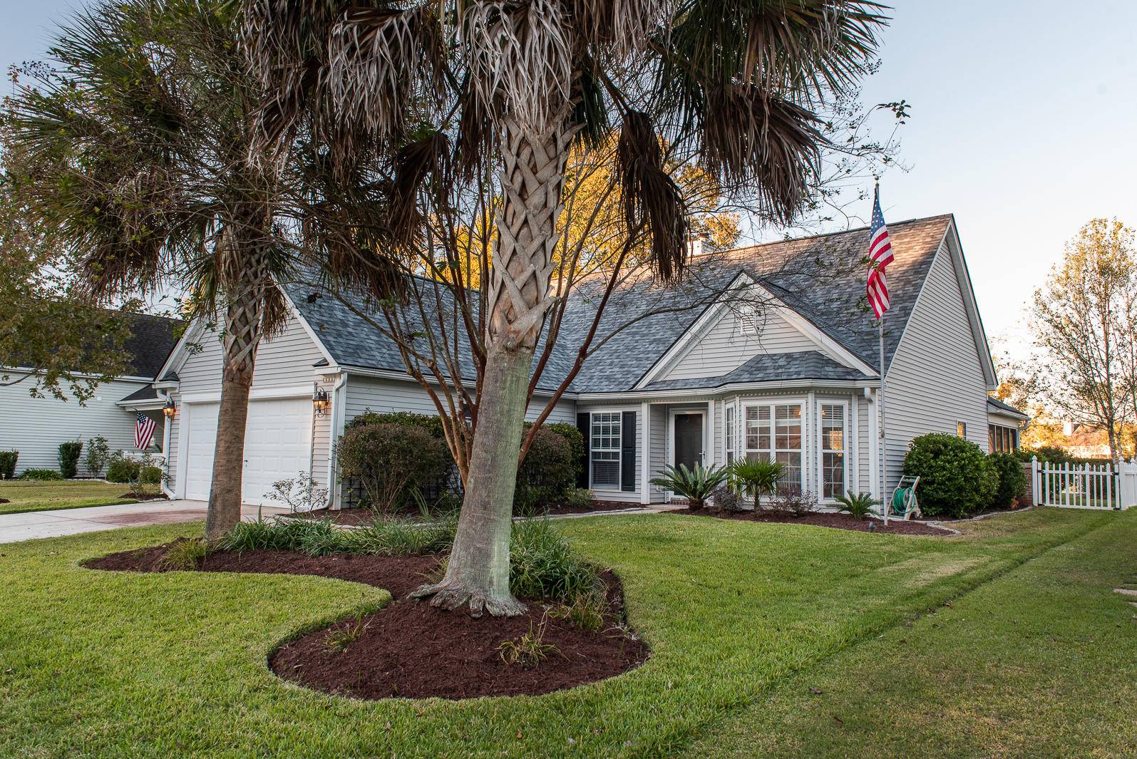 1466 Coopers Hawk Dr, Hanahan, SC 29410