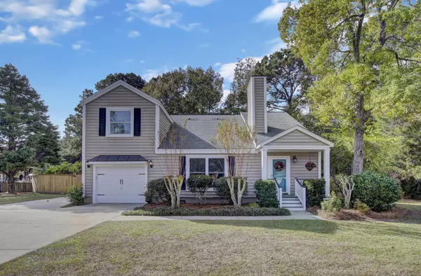 978 Law Ln, Mount Pleasant, SC 29464