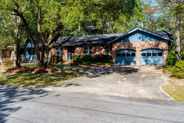 Summerville, SC 29485,105 Setter Ln