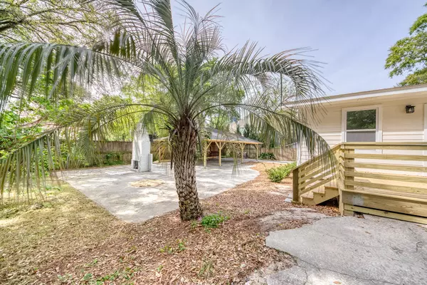 Mount Pleasant, SC 29464,265 W Coleman Blvd