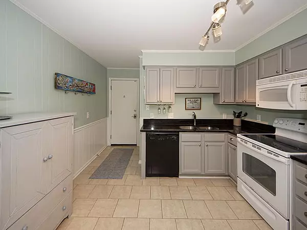 Isle Of Palms, SC 29451,1400 Ocean Blvd #103-A