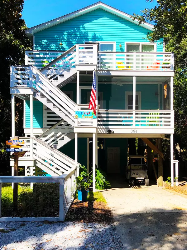 304 W Cooper Ave, Folly Beach, SC 29439