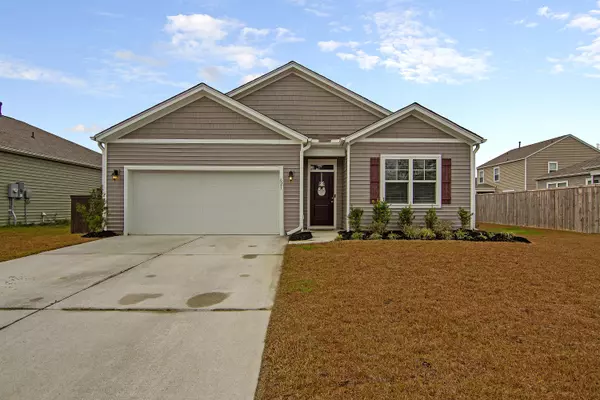 621 Wayton Cir, Moncks Corner, SC 29461