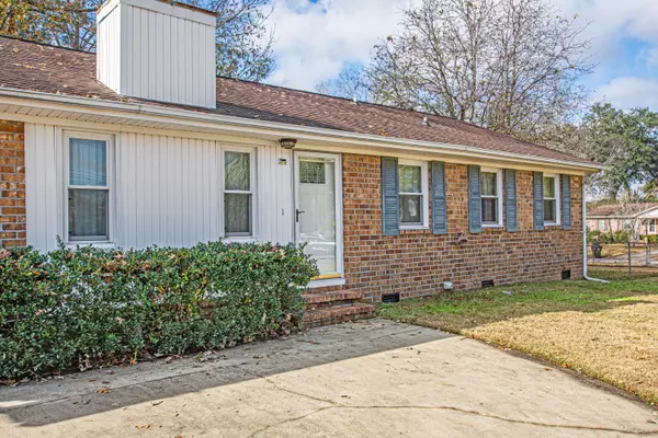 Ladson, SC 29456,47 University Dr