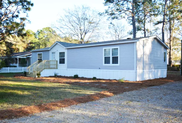 Summerville, SC 29483,124 King St