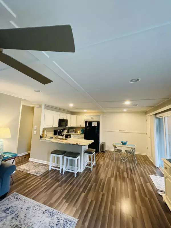 North Charleston, SC 29418,7910 Parklane Ct #D