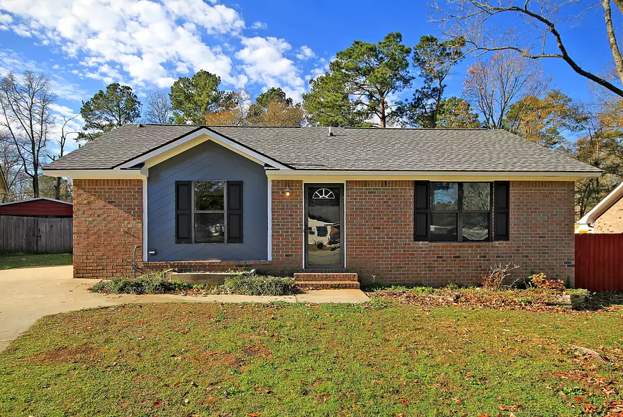 51 Oak Grove Rd, Goose Creek, SC 29445