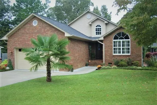 Manning, SC 29102,508 Oak Hill Dr