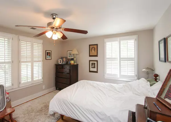 Charleston, SC 29407,Address not disclosed