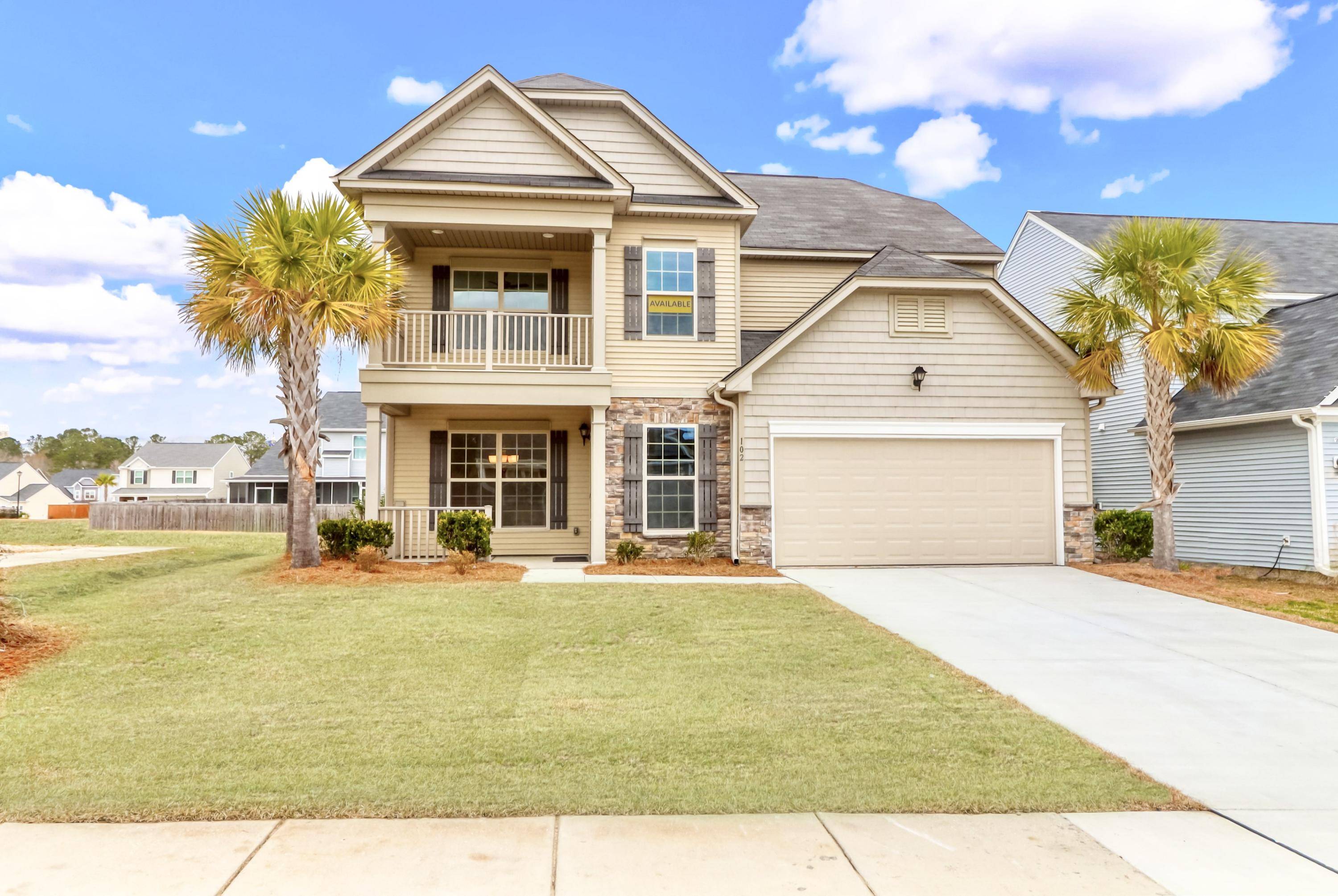 102 Weeping Cypress Dr, Moncks Corner, SC 29461