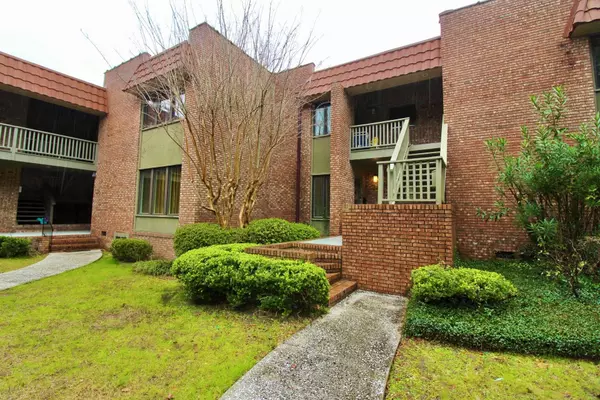 220 3rd Ave #3a, Charleston, SC 29403