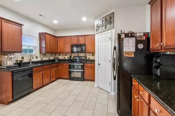Summerville, SC 29486,328 Deep River Rd