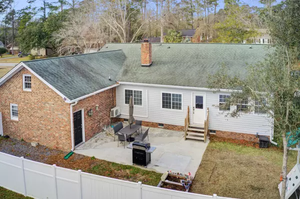 Summerville, SC 29485,214 Towhee Dr