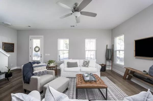 Summerville, SC 29486,373 Oak Park St