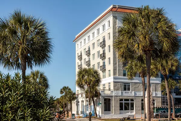 1 King St #508, Charleston, SC 29401