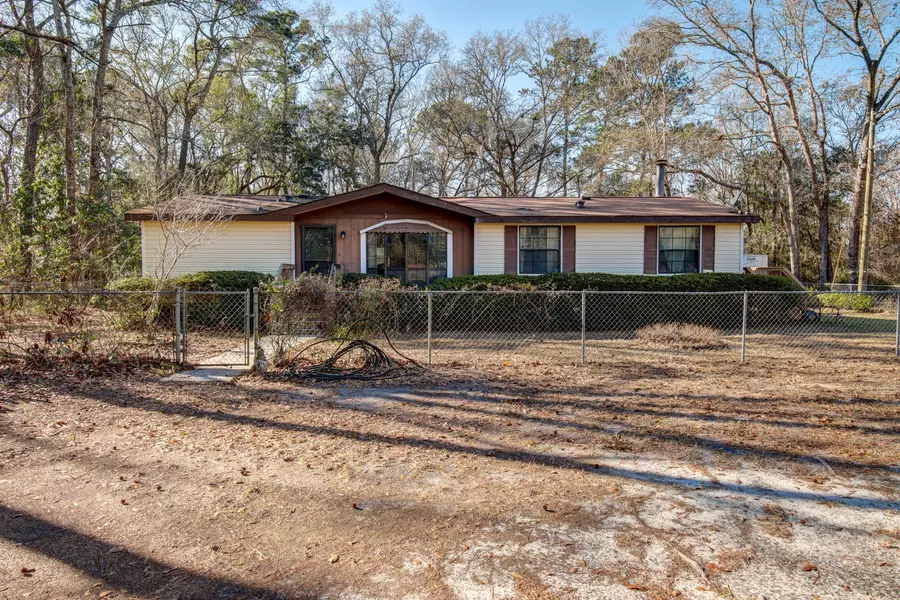 1422 Brownswood Rd, Johns Island, SC 29455