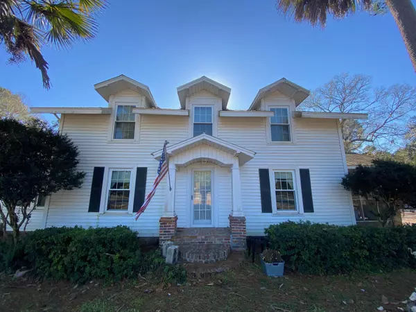 Mcclellanville, SC 29458,9917 Us-17