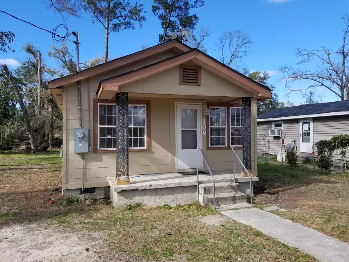 Walterboro, SC 29488,109 Lewis St