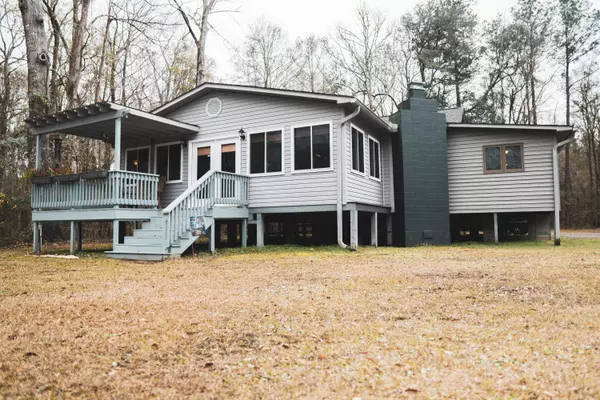 384 Shoofly Rd, Ridgeville, SC 29472