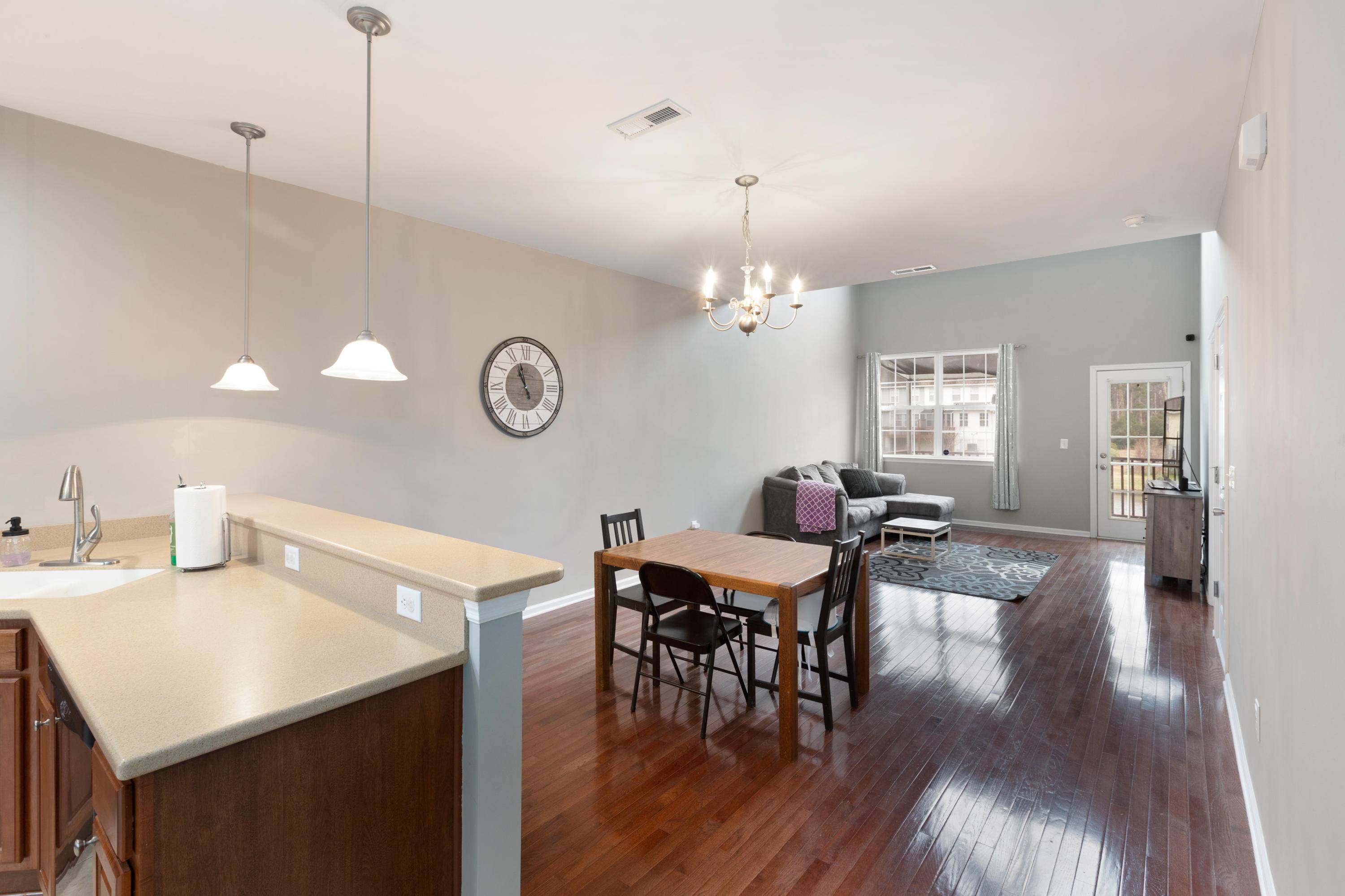Johns Island, SC 29455,543 Mclernon Trce