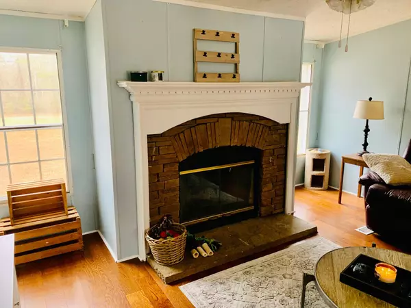 Awendaw, SC 29429,8623 Doar Rd