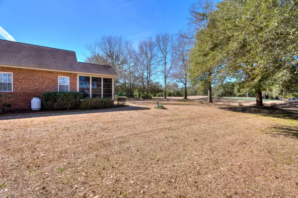 Manning, SC 29102,128 Oakview Cir