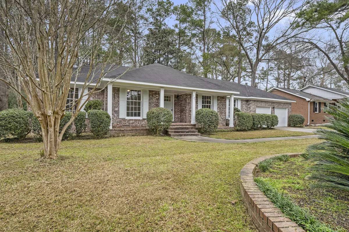 Summerville, SC 29485,107 Bob White Ln