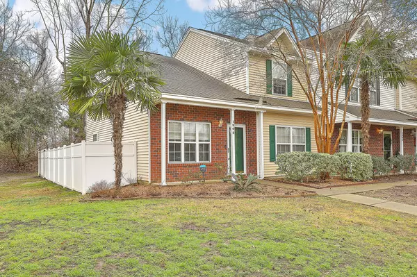 7906 Shadow Oak Dr, North Charleston, SC 29406