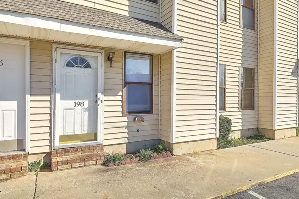 Goose Creek, SC 29445,198 Pine Shadow Dr