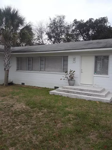 317 Palm St, Mount Pleasant, SC 29464