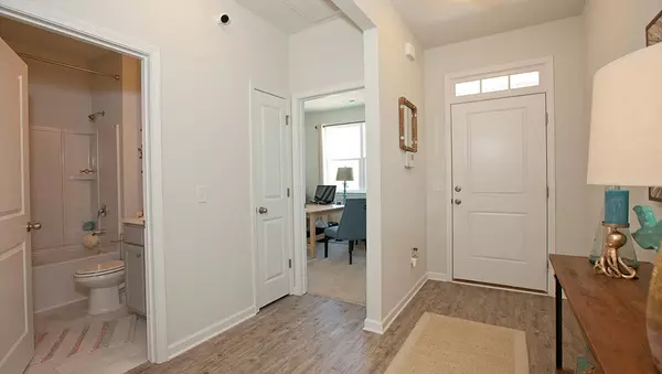 Summerville, SC 29486,407 Zenith Blvd