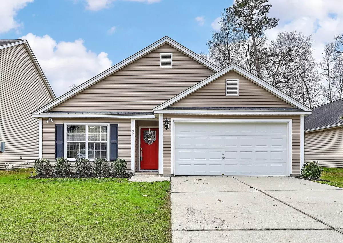 Summerville, SC 29483,137 Venice St