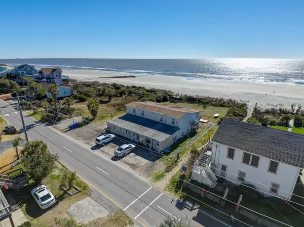 Folly Beach, SC 29439,811 E Arctic Ave