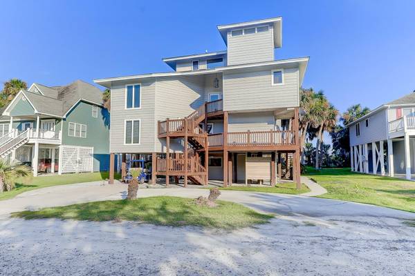 608 Pompano St, Edisto Island, SC 29438