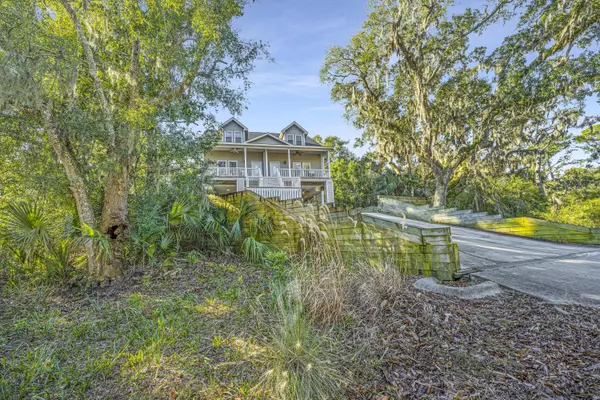 Edisto Island, SC 29438,614 King Cotton Rd #B