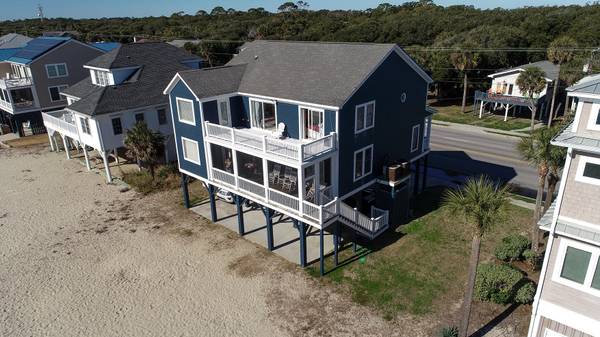 704 Palmetto Blvd, Edisto Island, SC 29438