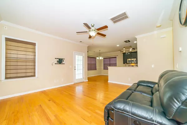 North Charleston, SC 29406,8039 Regency Elm Dr