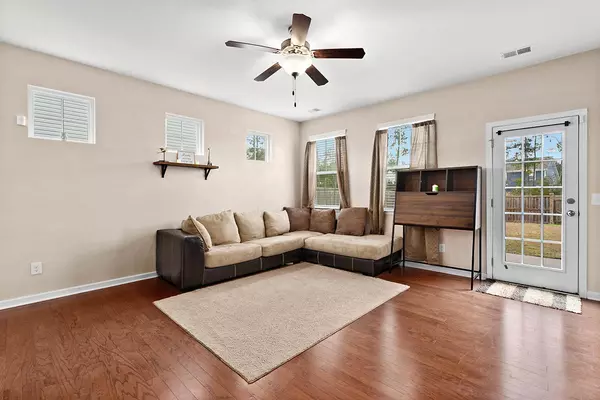 Summerville, SC 29486,463 Whispering Breeze Ln