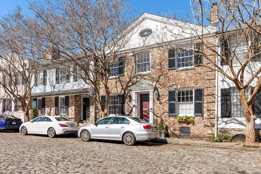 32 N Adgers Wharf, Charleston, SC 29401