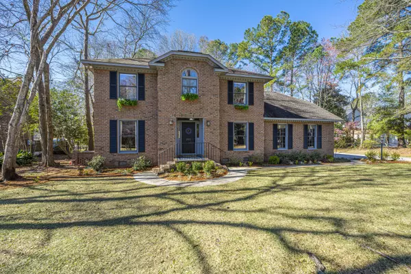 203 Folkstone Way, Summerville, SC 29485