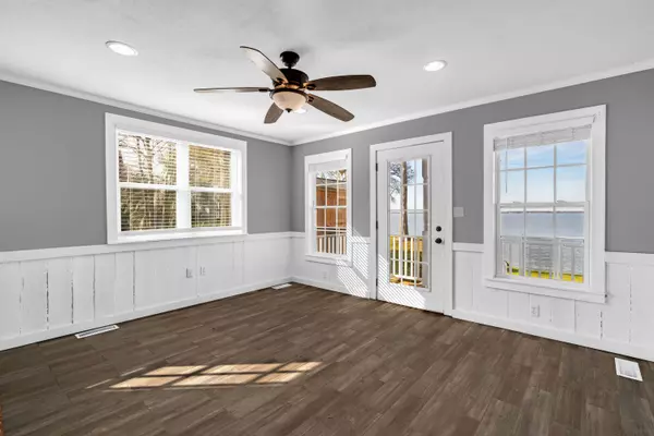 Eutawville, SC 29048,142 Driftwood Dr