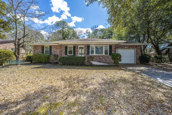 1493 Village Rd, Charleston, SC 29407