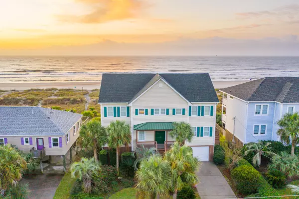 215 E Arctic Ave, Folly Beach, SC 29439